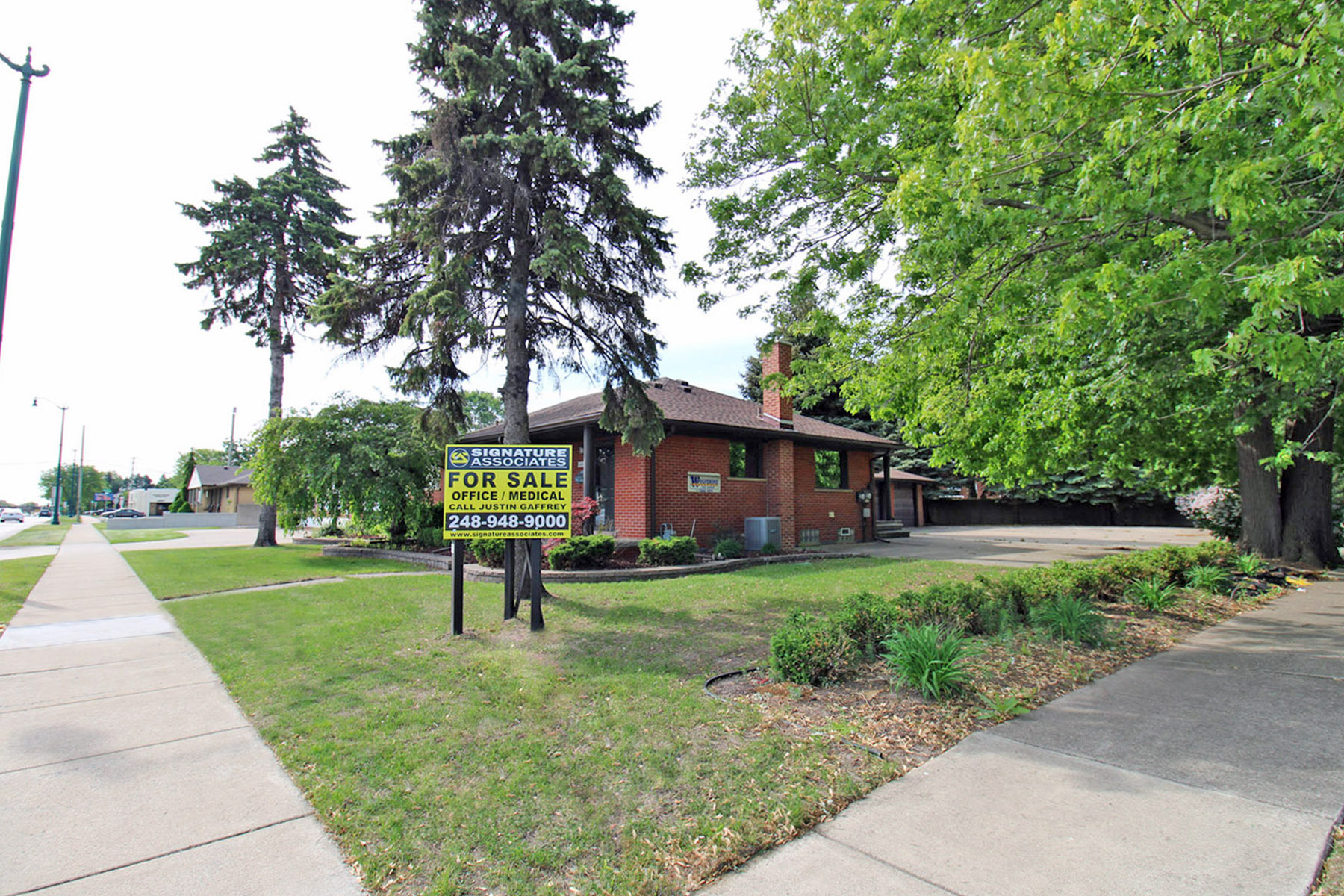 16641 Southfield Rd, Allen Park, MI à vendre Photo du bâtiment- Image 1 de 2