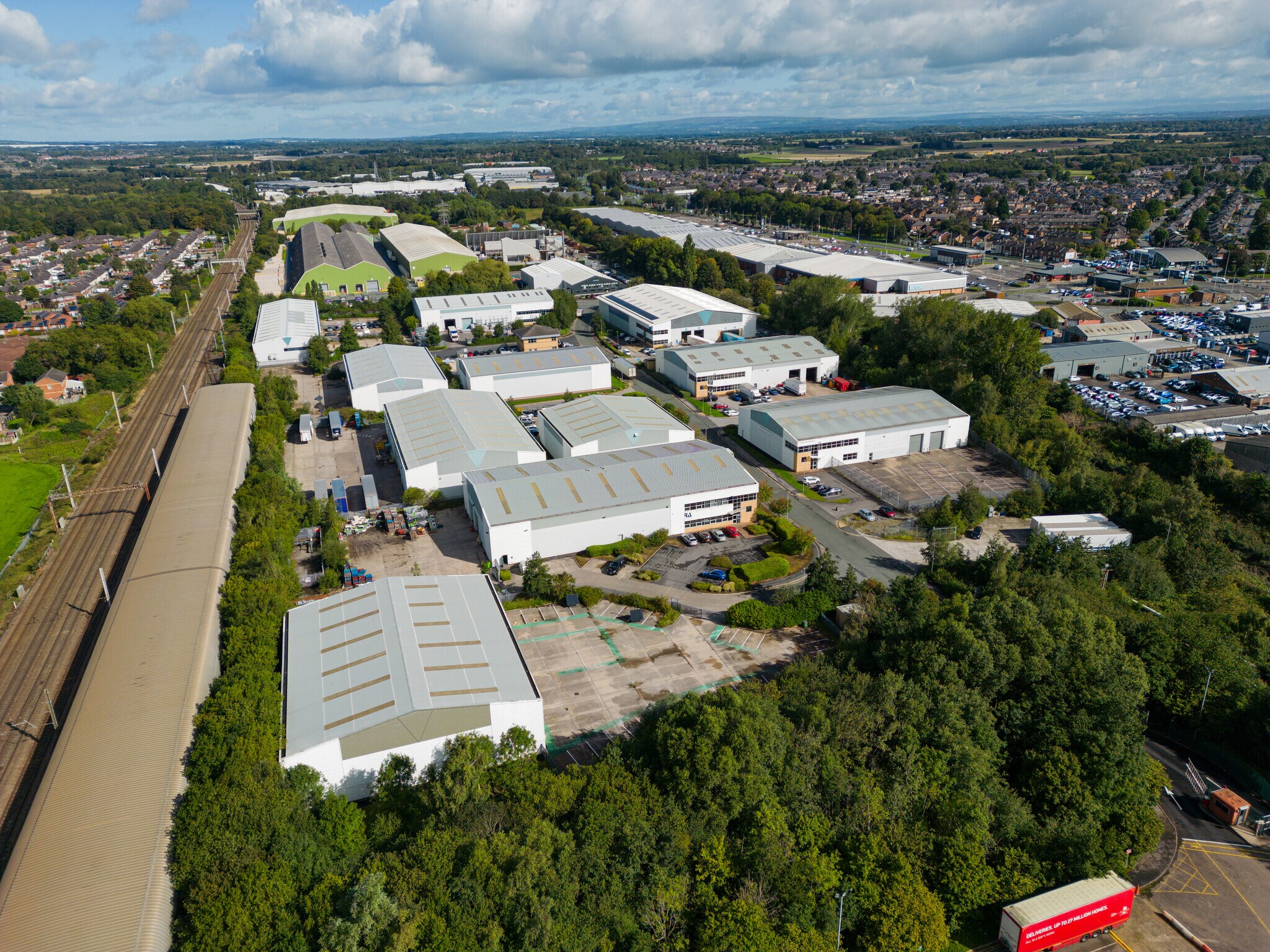 Hawleys Ln, Warrington à louer Aérien- Image 1 de 11