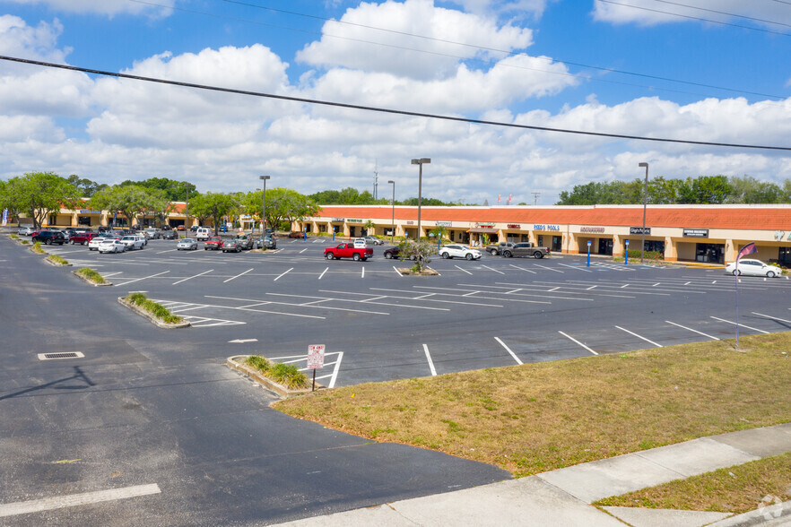 776 W Lumsden Rd, Brandon, FL à vendre - Photo du bâtiment - Image 1 de 1