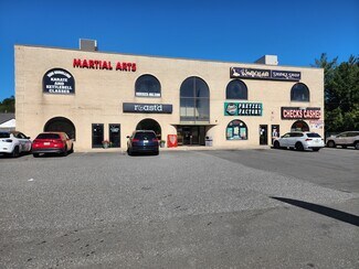 Plus de détails pour 155 Route 17, Hasbrouck Heights, NJ - Commerce de détail à louer