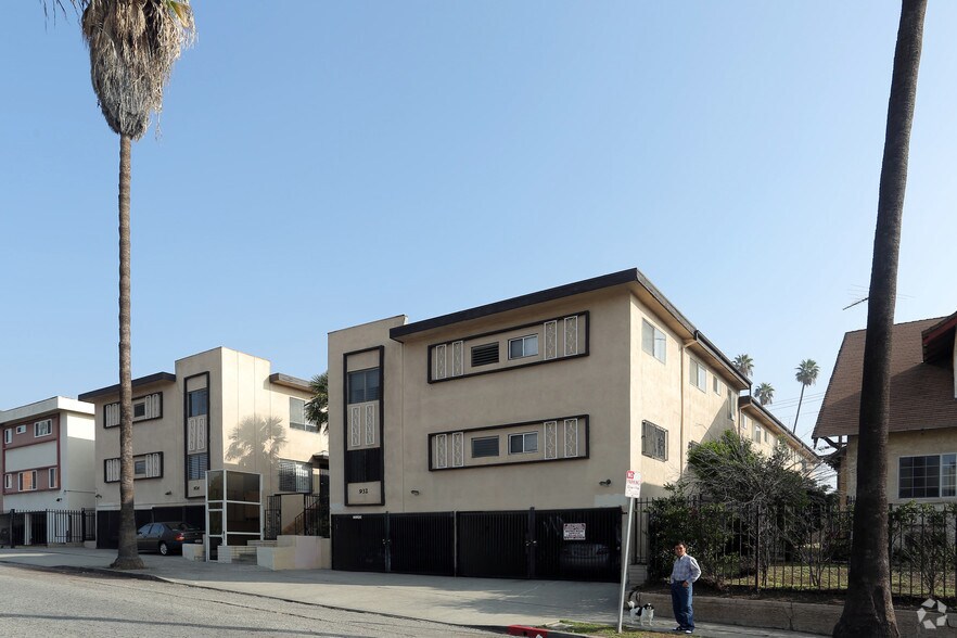 926 Fedora St, Los Angeles, CA à vendre - Photo principale - Image 1 de 10