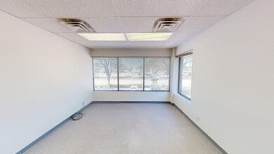 805-815 E Rand Rd, Arlington Heights, IL for lease Interior Photo- Image 2 of 6