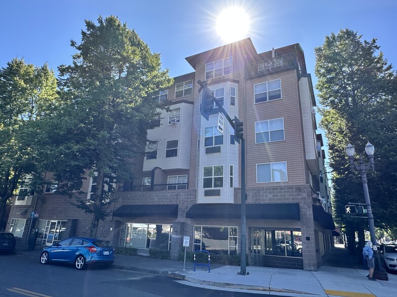 1500 NE 15th Ave, Portland, OR for lease - Building Photo - Image 1 of 33