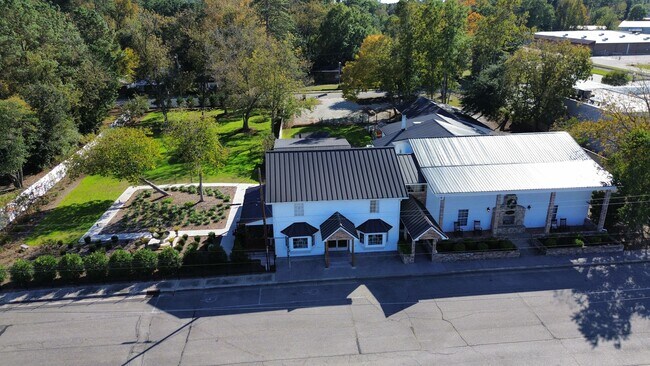 Plus de détails pour 102 Live Oak St, Tabor City, NC - Commerce de détail à vendre