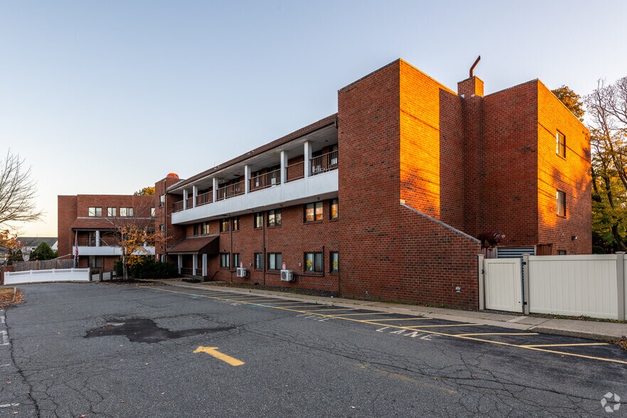 133 Salem St, Revere, MA à vendre - Photo principale - Image 1 de 11