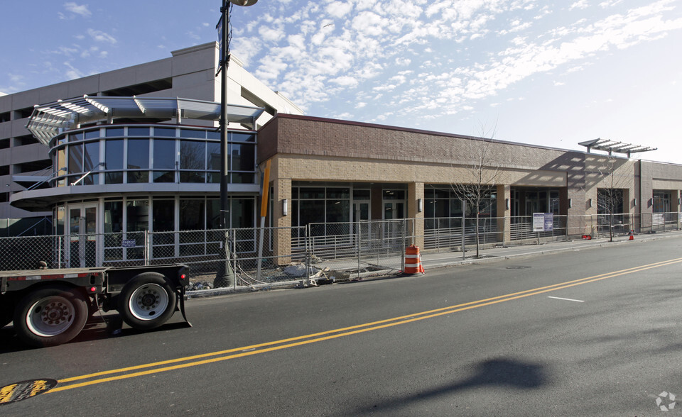 755 Main St, Paterson, NJ à louer - Photo du bâtiment - Image 3 de 6