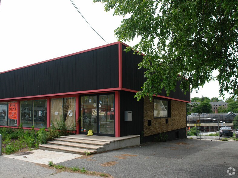 105 Northern Blvd, Great Neck, NY à louer - Photo du bâtiment - Image 2 de 5