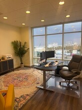 320 1st St N, Jacksonville Beach, FL for lease Interior Photo- Image 1 of 11