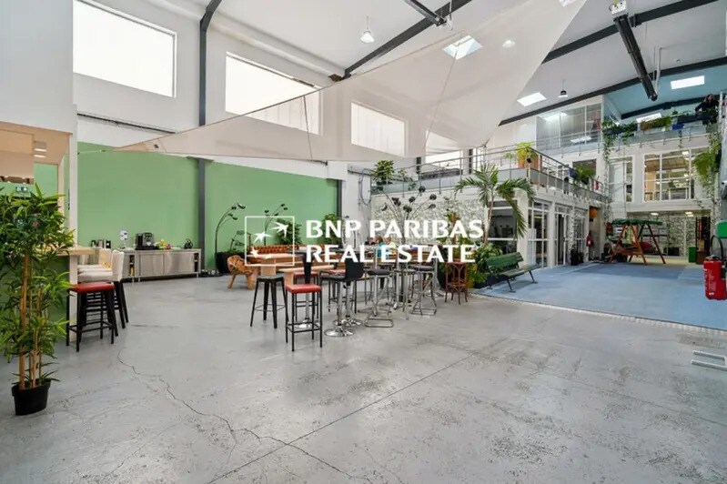 Office in Clichy for lease - Interior Photo - Image 3 of 14