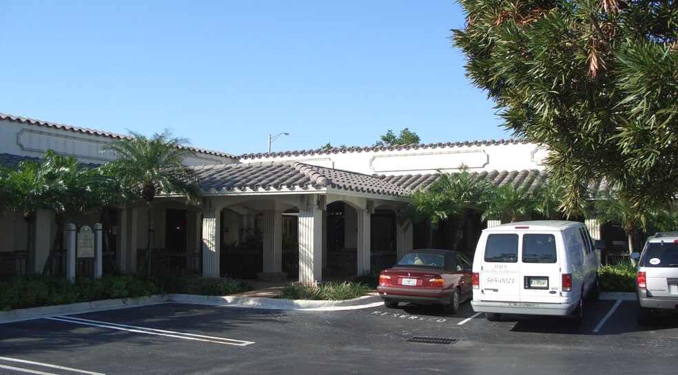1350 NE 56th St, Fort Lauderdale, FL à louer - Photo du bâtiment - Image 2 de 20