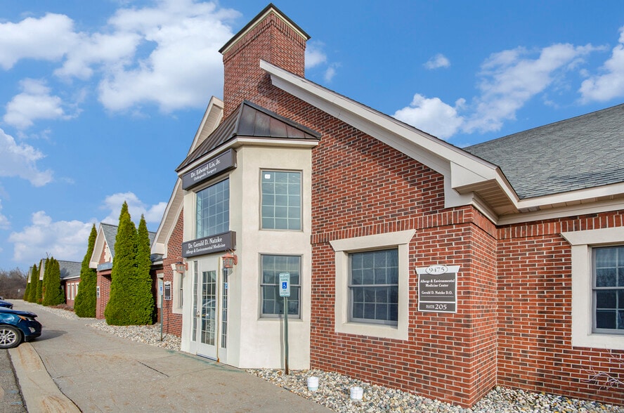 9475 N Holly Rd, Grand Blanc, MI for sale - Building Photo - Image 2 of 23