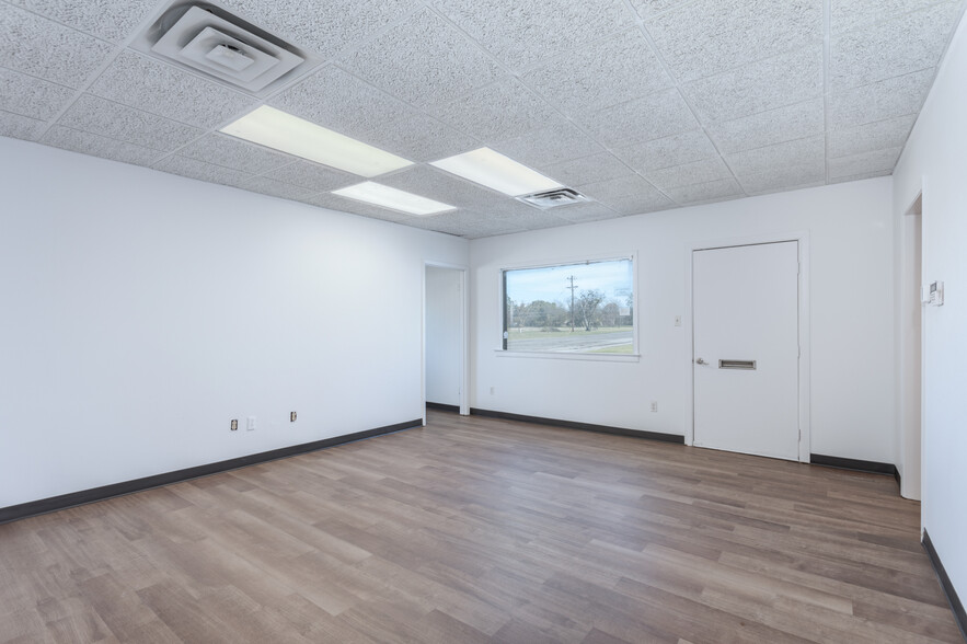 600 W Main St, Whitesboro, TX for lease - Building Photo - Image 3 of 20