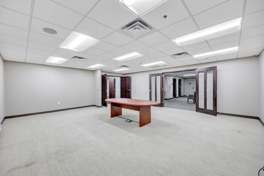 960 Hansen Rd, Green Bay, WI à louer - Photo intérieure - Image 2 de 13