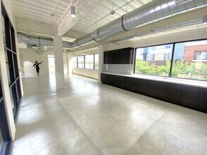 724 E 1st St, Los Angeles, CA for lease Interior Photo- Image 2 of 3