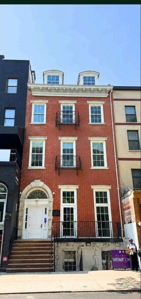 4 St Marks Pl, New York, NY for sale - Building Photo - Image 2 of 6