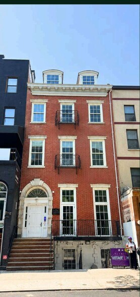 4 St Marks Pl, New York, NY à vendre - Photo du bâtiment - Image 2 de 6