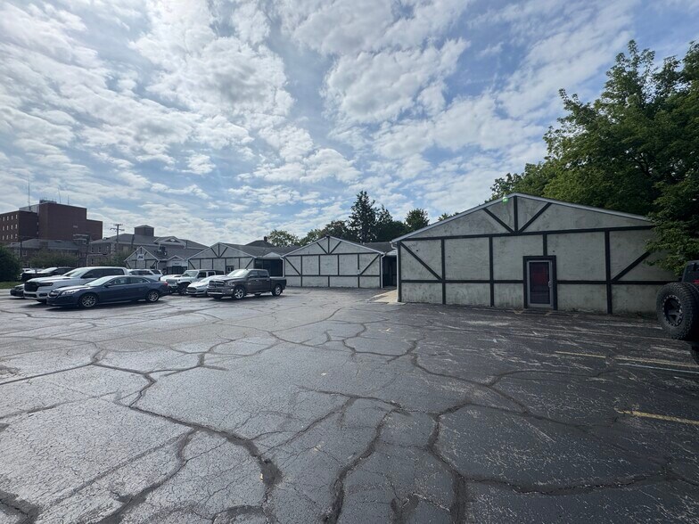444 S Meridian St, Ravenna, OH à vendre - Photo du bâtiment - Image 3 de 24