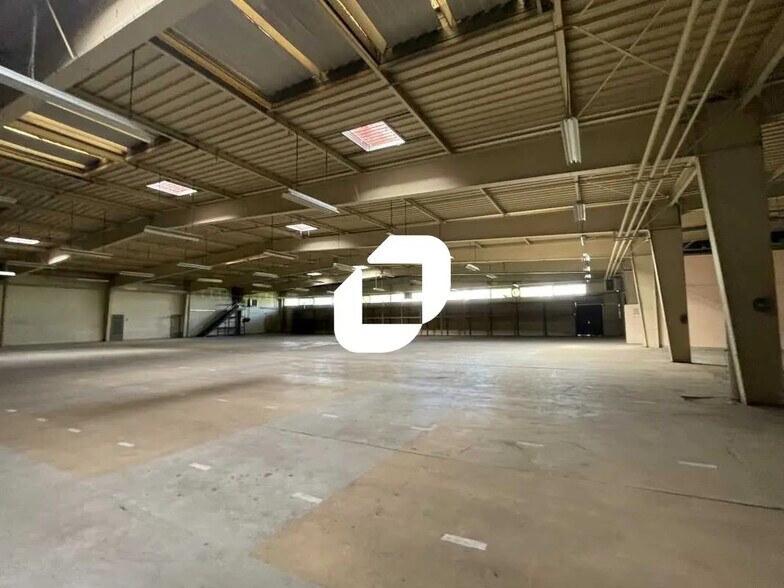 Flex in Bordeaux for lease - Interior Photo - Image 2 of 10