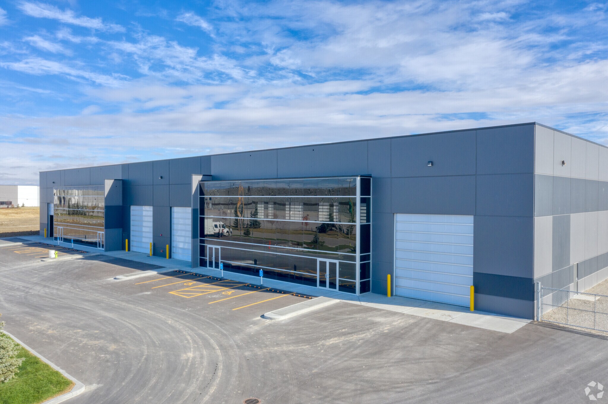 5500 64 St SE, Calgary, AB à vendre Photo du bâtiment- Image 1 de 1