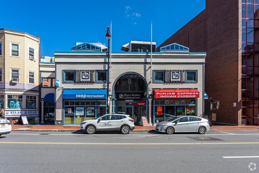 16-18 Eliot St, Cambridge, MA à louer - Photo du bâtiment - Image 3 de 3