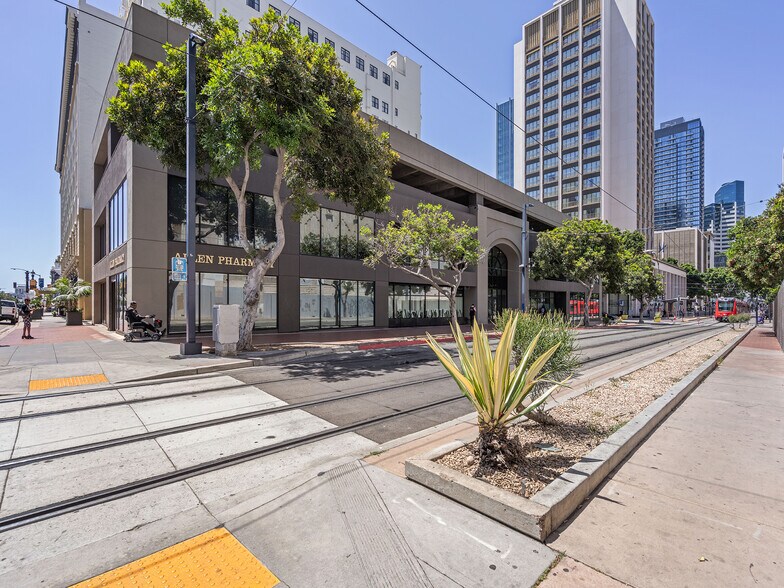 333 C St, San Diego, CA à louer - Photo du bâtiment - Image 2 de 6