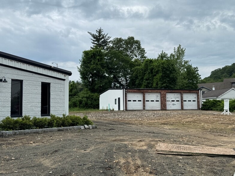 14 Walnut St, Danbury, CT for sale - Building Photo - Image 2 of 5