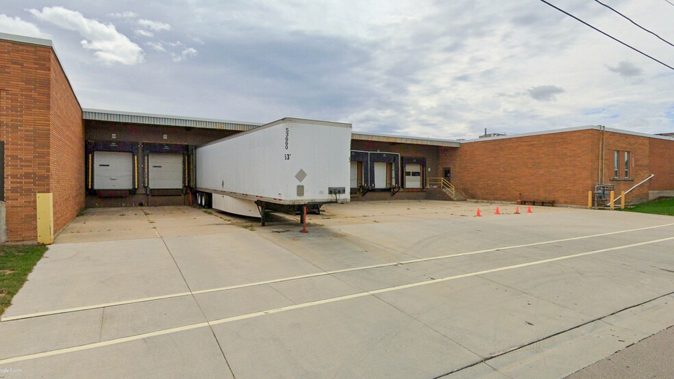 901-1031 Janesville Rd, Fort Atkinson, WI for sale - Building Photo - Image 3 of 11