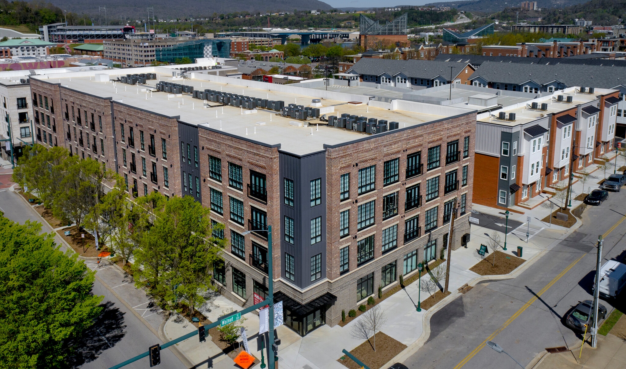 355 Walnut St, Chattanooga, TN for lease Primary Photo- Image 1 of 25