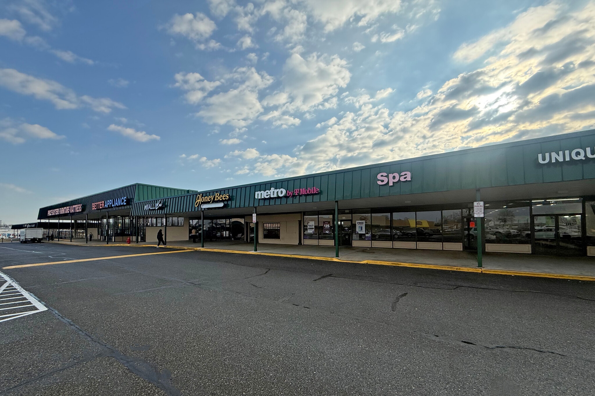 7702-7794 Marlboro Pike, Forestville, MD for lease Primary Photo- Image 1 of 6