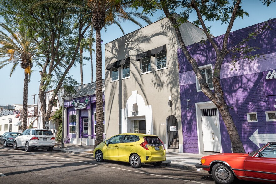 734-736 N Highland Ave, Los Angeles, CA à vendre - Photo du bâtiment - Image 3 de 27