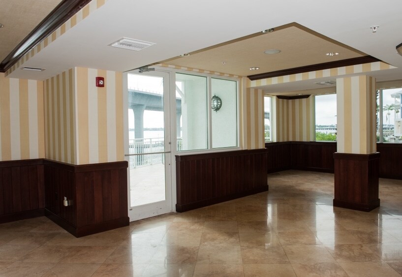 415 NW Flagler Ave, Stuart, FL à louer - Photo intérieure - Image 3 de 41