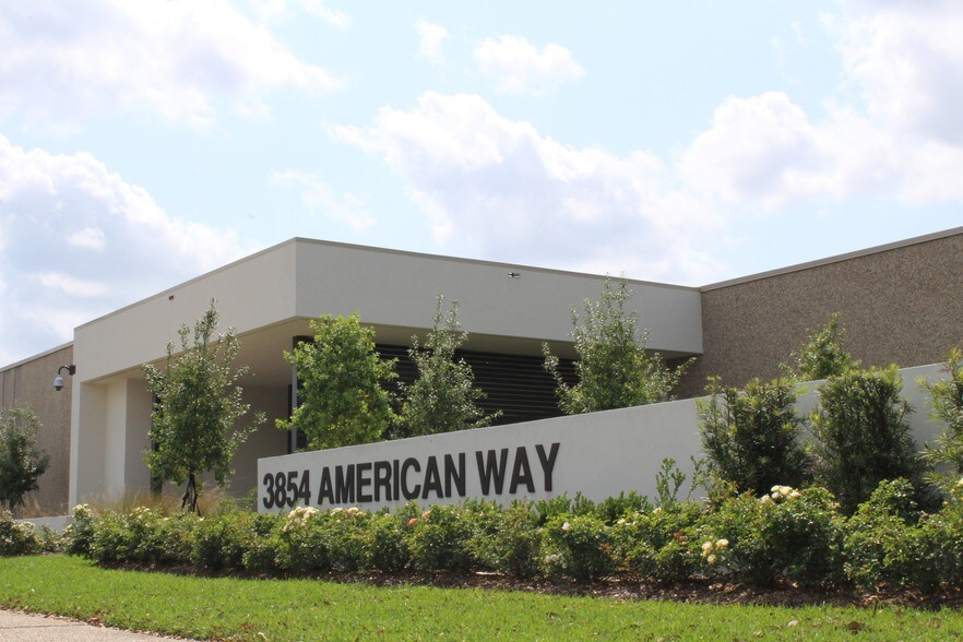 3854 American Way Dr, Baton Rouge, LA à louer - Photo du bâtiment - Image 3 de 16