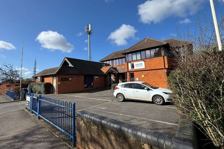 The Walk, Potters Bar for sale - Building Photo - Image 1 of 1