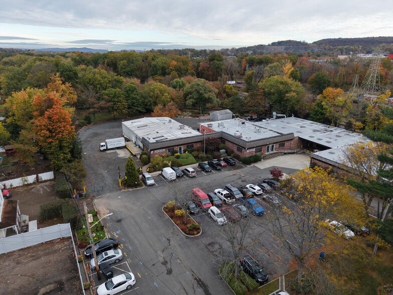 750 W Nyack Rd, West Nyack, NY for lease - Building Photo - Image 3 of 6