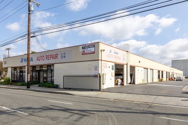 Plus de détails pour 230 E Dyer Rd, Santa Ana, CA - Industriel à louer