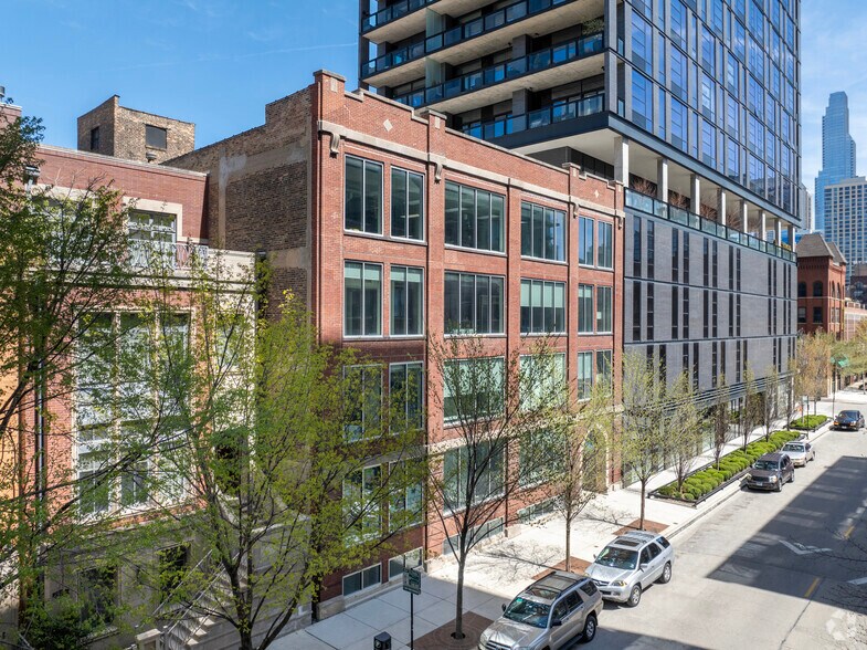 420 W Huron St, Chicago, IL à louer - Photo du bâtiment - Image 3 de 10
