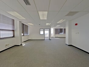 530 Beacon Pky W, Birmingham, AL for lease Interior Photo- Image 2 of 8