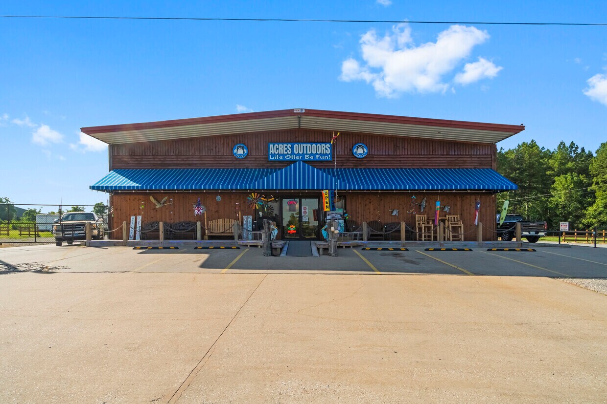 1800 Highway 59 Loop N, Livingston, TX for sale Building Photo- Image 1 of 1