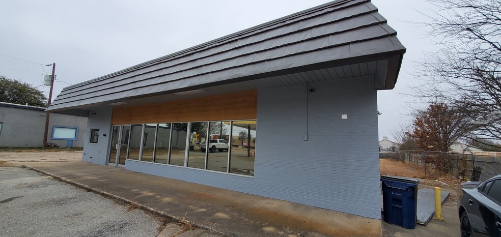 718 E Main St, Allen, TX for lease - Primary Photo - Image 1 of 12