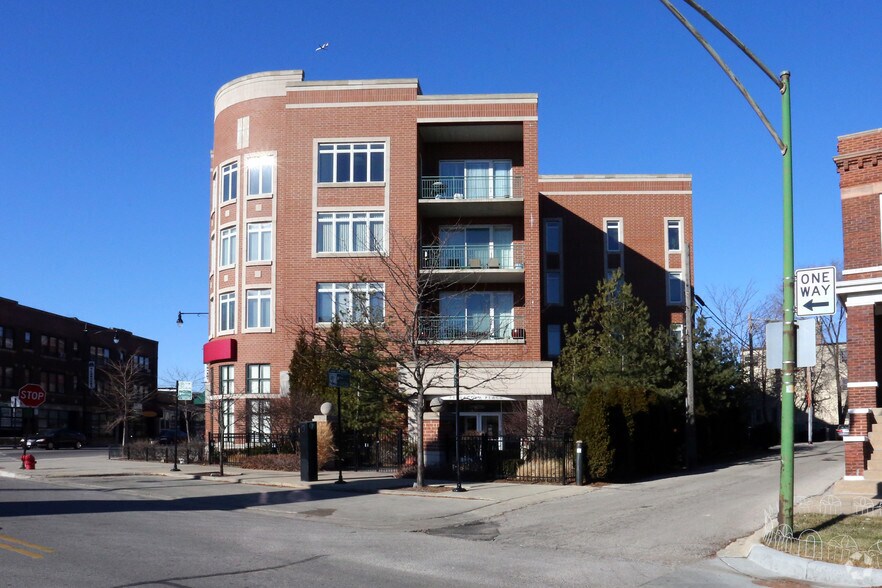 4357-4357 N Milwaukee Ave, Chicago, IL à louer - Photo du bâtiment - Image 3 de 5