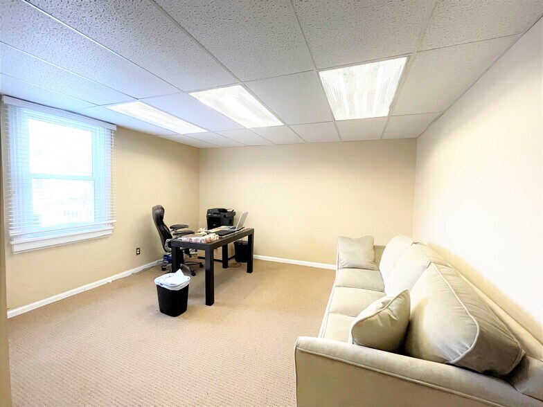 6 S Main St, Medford, NJ à louer - Photo intérieure - Image 3 de 5