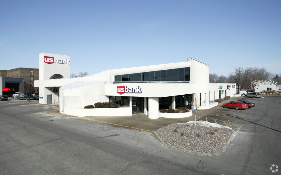 27-37 N 33rd Ave N, Saint Cloud, MN for lease - Building Photo - Image 2 of 3