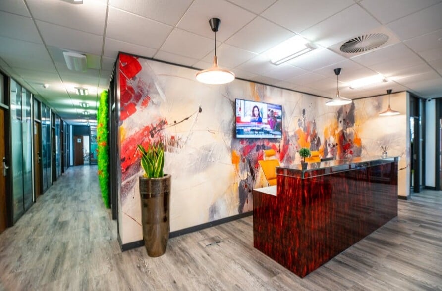 118 North St, Leeds for lease - Building Photo - Image 3 of 25