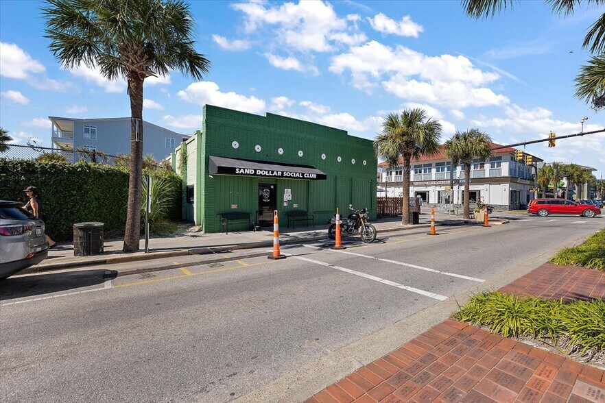 7 Center st, Folly Beach, SC à vendre - Photo du bâtiment - Image 3 de 49