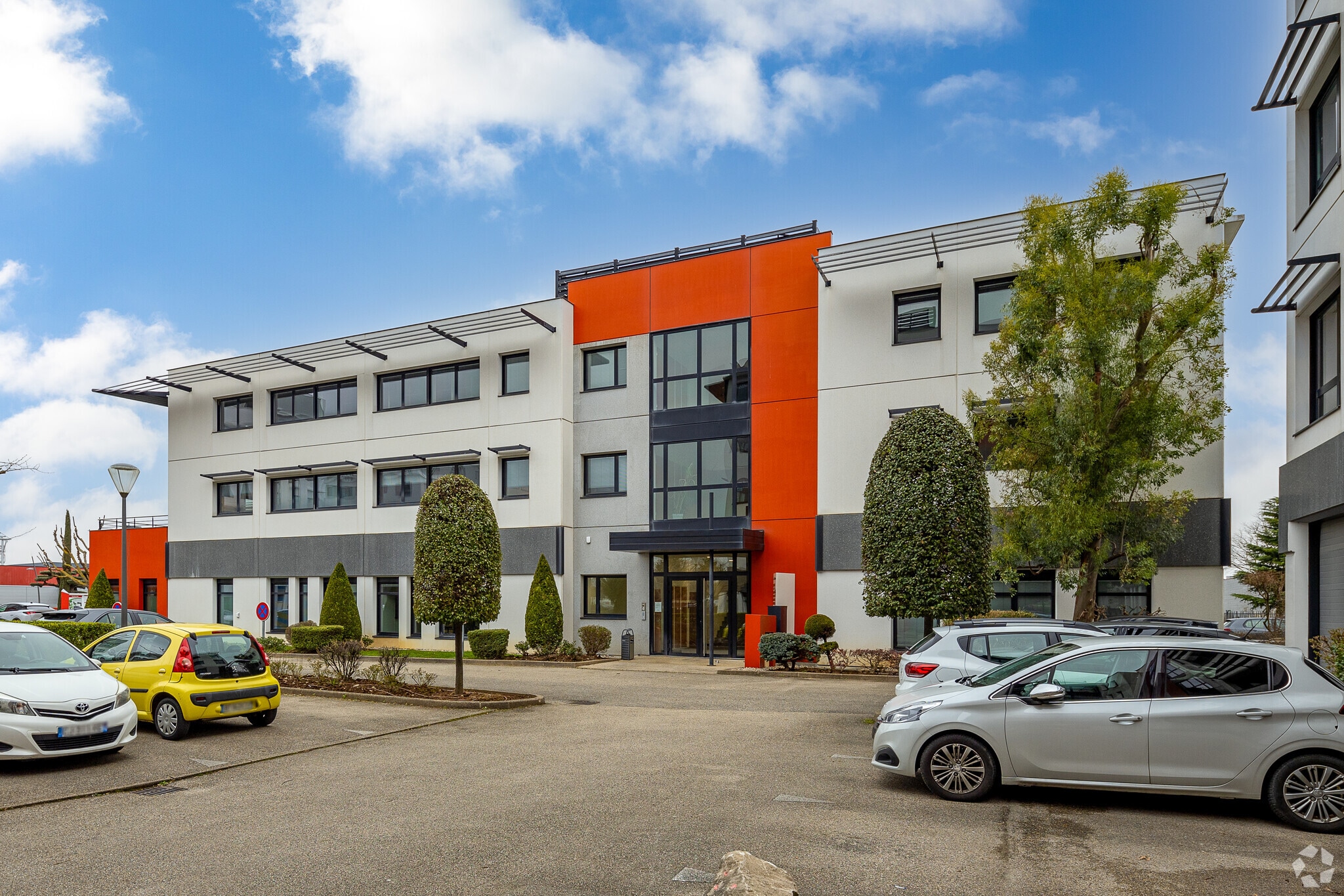 1 Allée Du Lazio, Saint-Priest for lease Primary Photo- Image 1 of 3