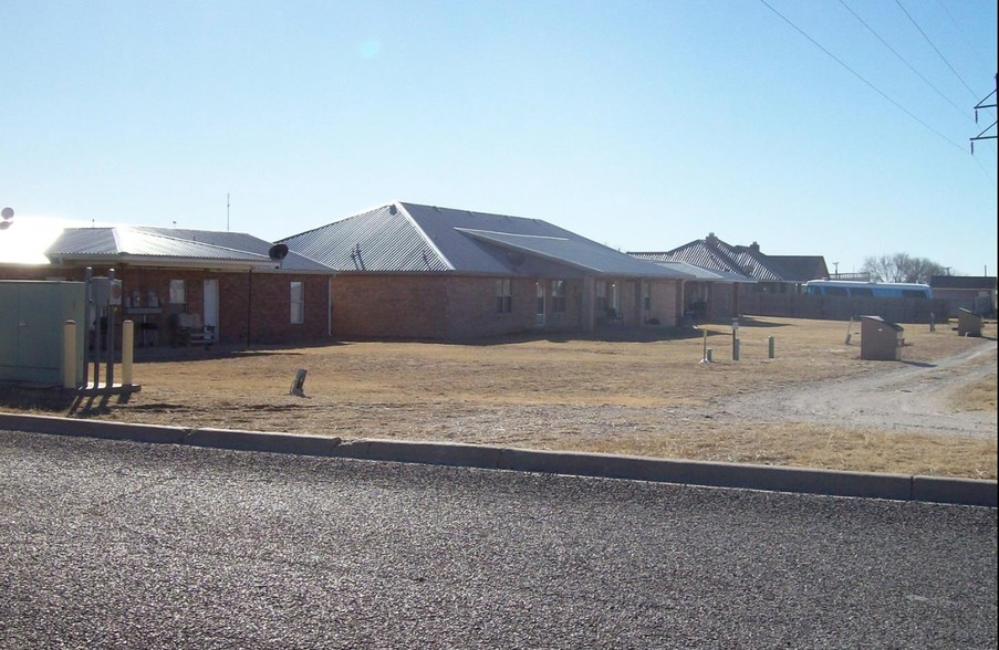 902-906 W 11th St, Muleshoe, TX for sale - Primary Photo - Image 1 of 1