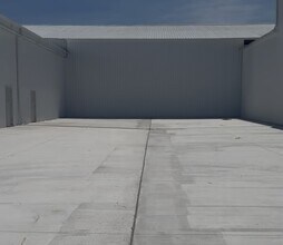 804 Grant Ave, Joliet, IL for lease Interior Photo- Image 2 of 6