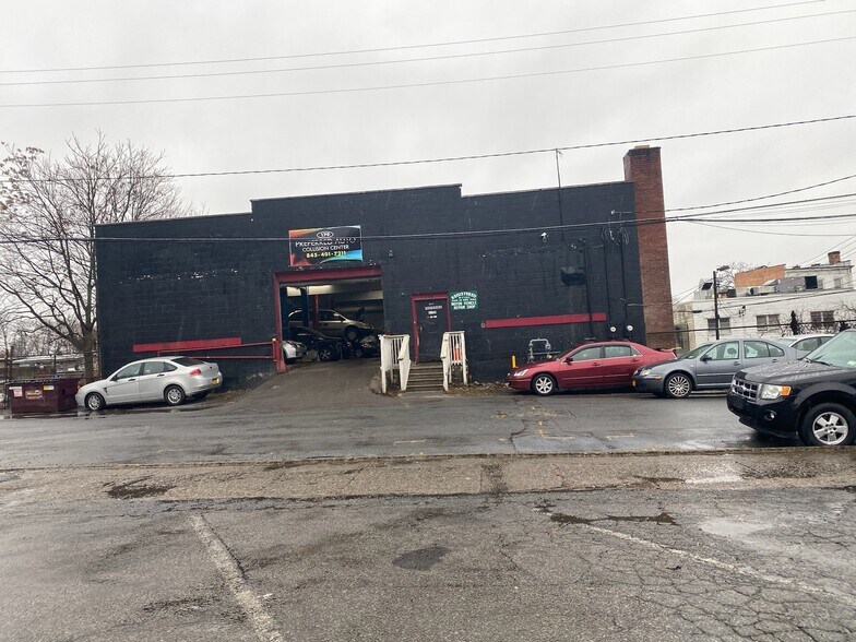 179 Van Ness St, Newburgh, NY à vendre - Photo du bâtiment - Image 2 de 5