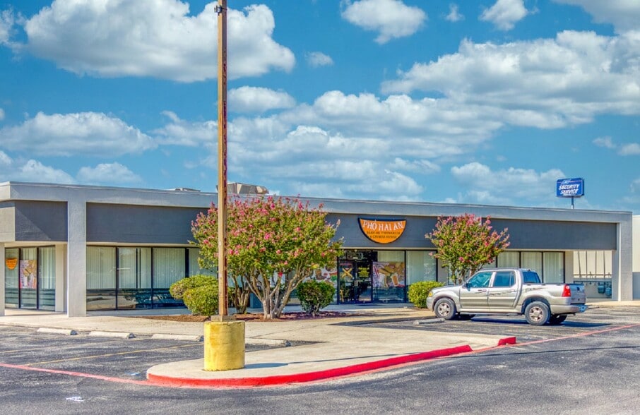 4941-4977 Walzem Rd, San Antonio, TX à louer - Photo du bâtiment - Image 2 de 4
