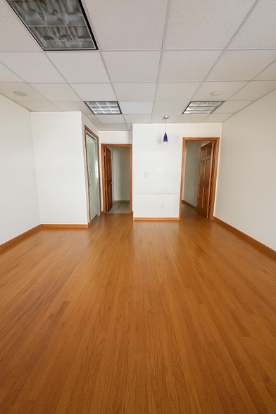 292-294 Atlantic Ave, Brooklyn, NY for lease - Interior Photo - Image 2 of 5